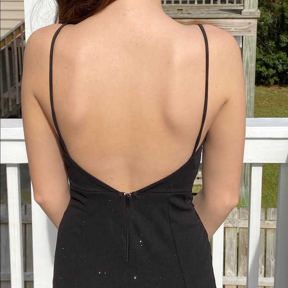 Black shimmery V-Neck prom dress - Picture 8 of 9